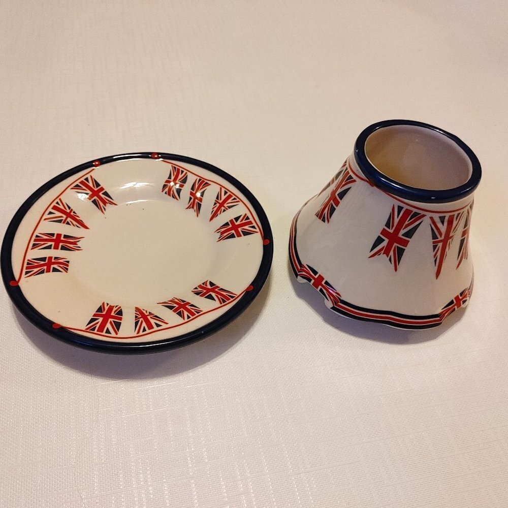 YANKEE CANDLE Jar Shade Hood Vent with Plate Patriotic Flag Pennant Desi…